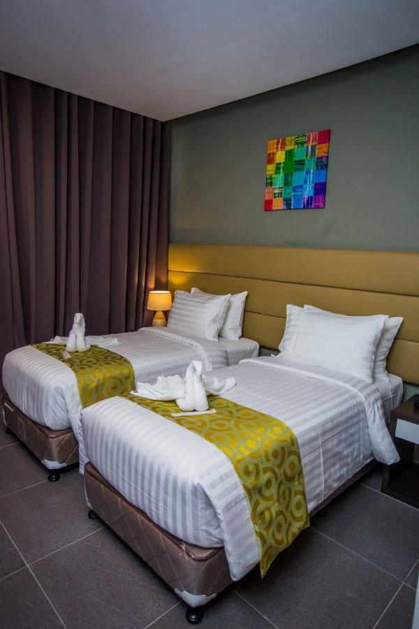 Hotel Costa Brava Tacloban Bagian luar foto
