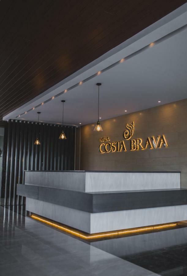 Hotel Costa Brava Tacloban Bagian luar foto
